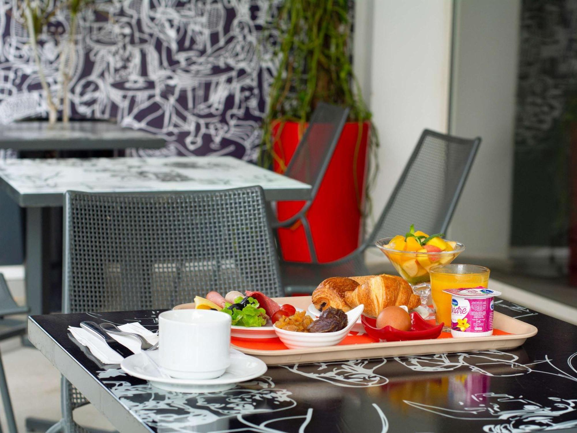 Ibis Rabat Agdal Hotel Bagian luar foto