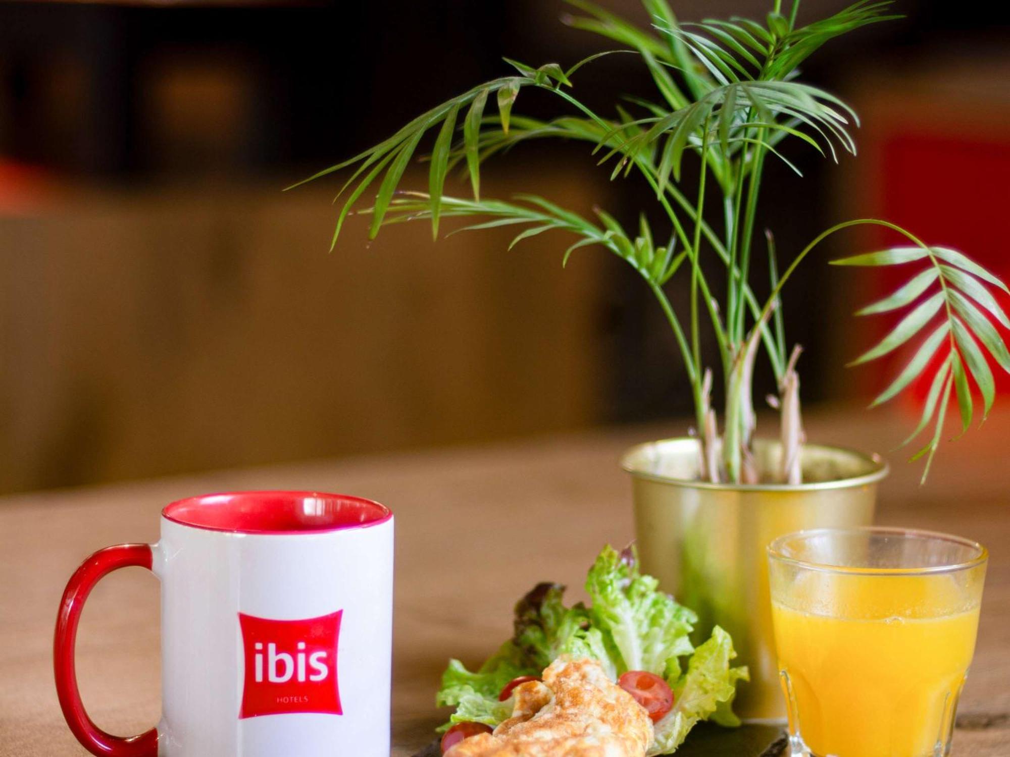 Ibis Rabat Agdal Hotel Bagian luar foto